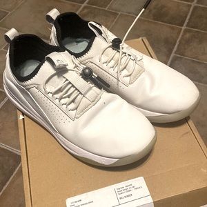 Cloves Brilliant White Shoes Size 8.5